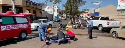 Motociclista quedó con fractura de tibia y peroné tras ser embestida por un automóvil