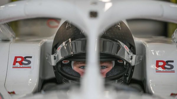 Joshua Duerksen hace historia en su debut en la Fórmula 3