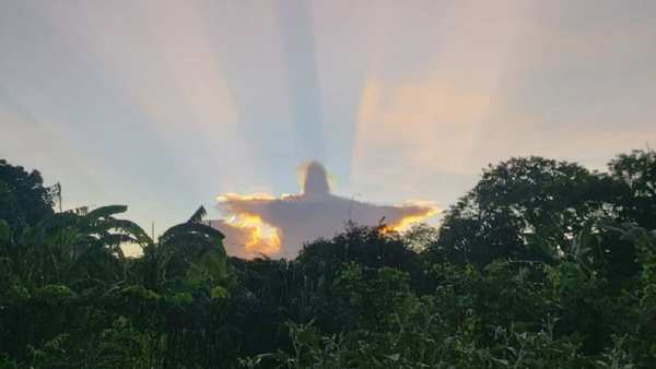 ¿Se ve o no la forma de Cristo? La nueva foto viral que circula en las redes