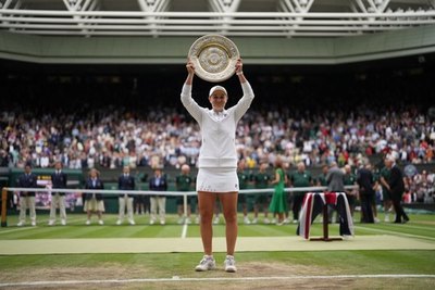 La australiana Barty gana Wimbledon, su segundo título del Grand Slam
