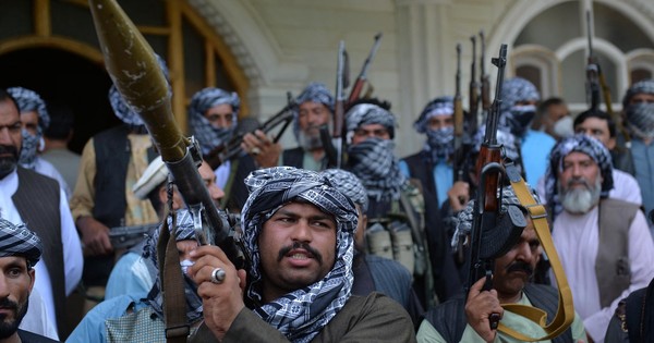 La Nación / Tras retirada de EEUU, talibanes controlan el 85% de Afganistán