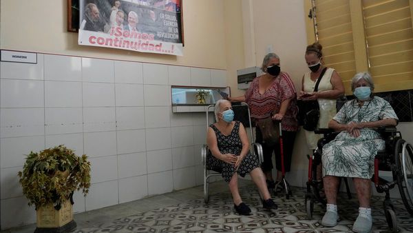 En Cuba denuncian "crisis" sanitaria y piden "corredor humanitario"
