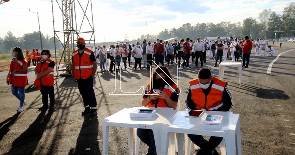 La Nación / Vacunatorios de 24 horas: dos sanatorios se suman a la lista