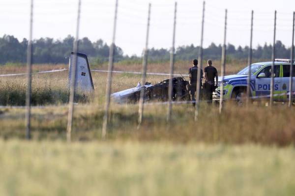 Se estrella en Suecia avioneta que transportaba paracaidistas deportivos y deja 9 muertos