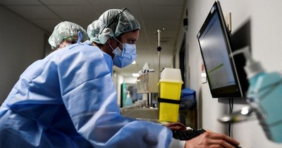 La Nación / Mujer belga de 90 años registró coinfección con dos variantes