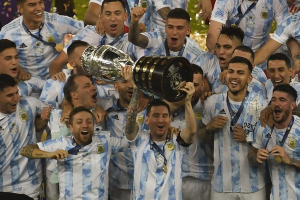 Messi gana su primer título con la selección mayor de Argentina