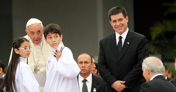 La Nación / Cartes recordará la histórica visita de Francisco al Paraguay