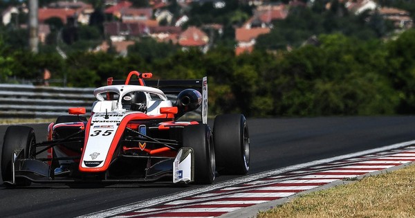 La Nación / Duerksen impresionó en F-3