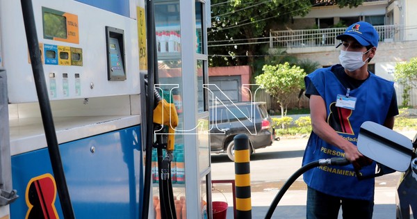 La Nación / Aumento del precio de combustible impactará en la inflación, advierten
