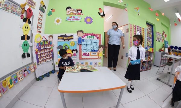 Deserción escolar, bajos resultados e improvisaciones marcan la educación en pandemia