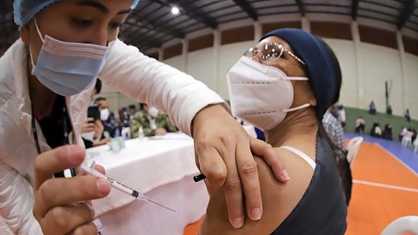 Disminución de números de covid hace propicia vacunación masiva, dicen desde Salud | Noticias Paraguay