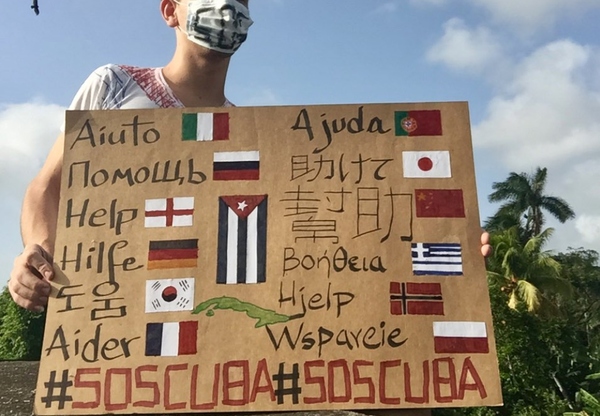 Cuba registró protestas, cortes de internet y electricidad este domingo (Imágenes)