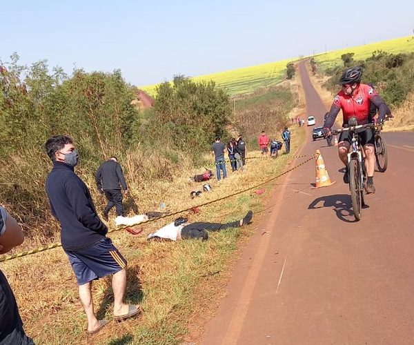 Dos jóvenes mueren durante carrera clandestina