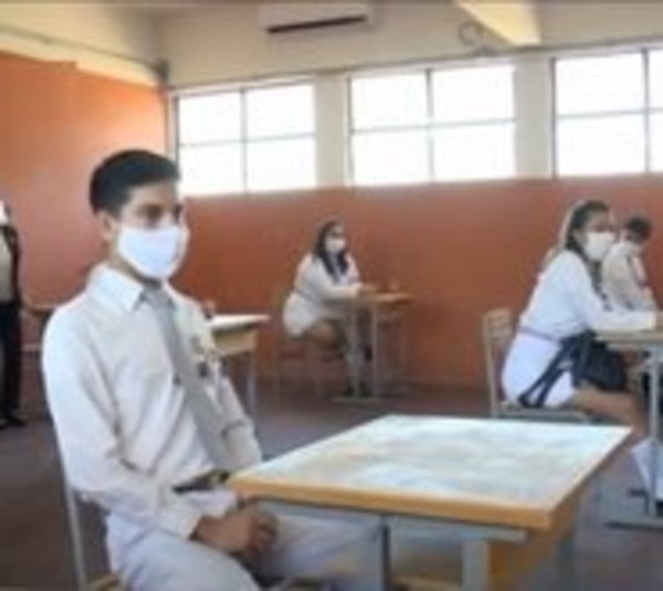 Retorno a clases presenciales: "Hablaremos con docentes y directores" - Paraguay.com