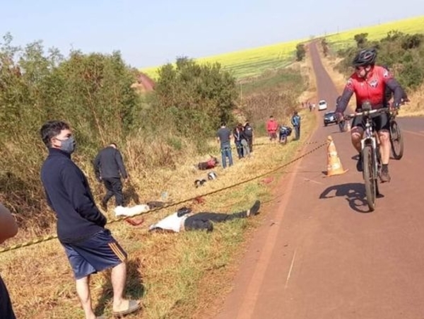 Motociclistas mueren durante carrera clandestina en Los Cedrales