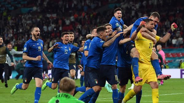 Italia levanta su segunda Eurocopa venciendo a Inglaterra