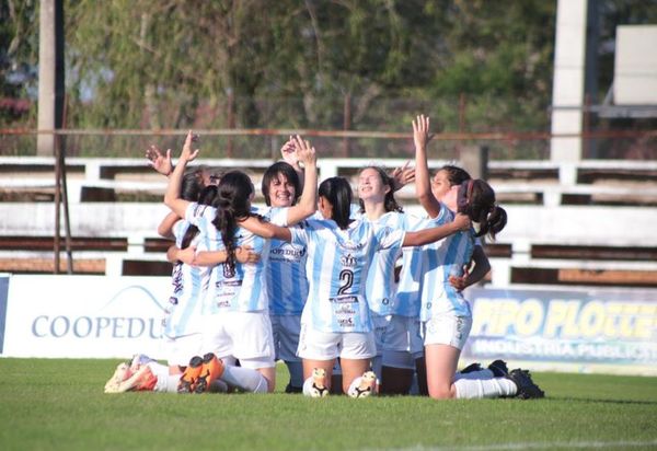 Guaireña derrota a Olimpia en femenino - Fútbol - ABC Color