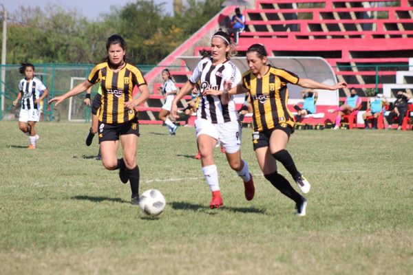 Se disputaron dos juegos por el Clausura femenino | OnLivePy