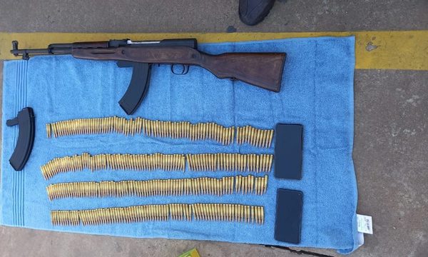 Luque: Imputan a militar del Gabinete Presidencial por intentar vender un fusil AK 47