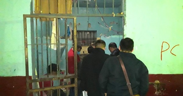 La Nación / Reclusos intentaron matar a un agente