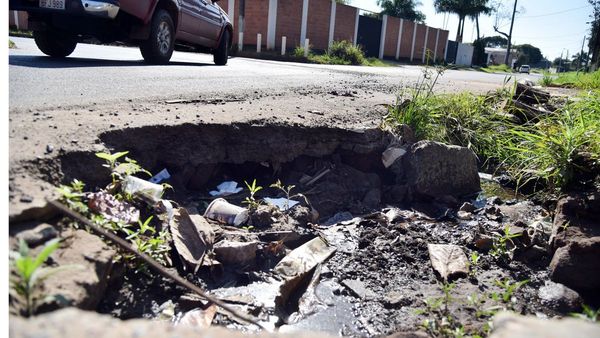La eterna epidemia de baches sigue azotando las calles de San Lorenzo