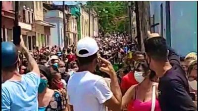 Presidente cubano convoca a partidarios a contramarcha