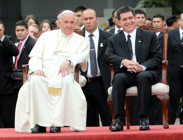 Crónica / SANTA EMOCIÓN. El Papa le hizo tener “pirî” ra’e a Horacio
