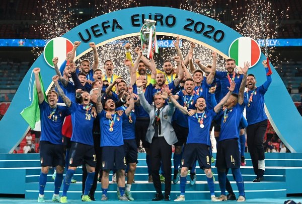Crónica / Batacazo en Wembley: Italia gana y lleva la Copa a Roma