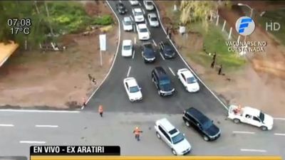 Ingresan los primeros vehículos al vacunatorio de Aratirí
