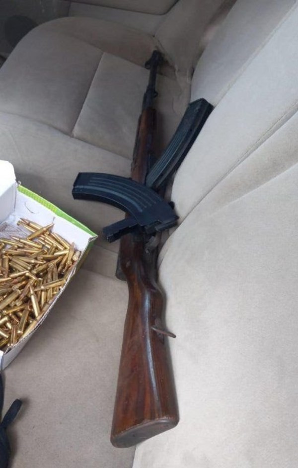 MANO DERECHA DE JEFE MILITAR DE LA PRESIDENCIA DETENIDO POR INTENTAR VENDER UN RIFLE AK47