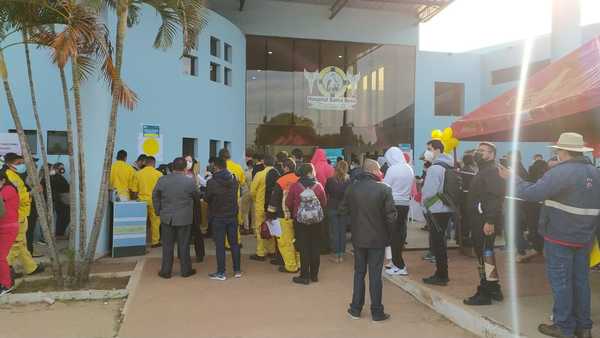 Gran concurrencia de ciudadanos en el vacunatorio de Coronel Oviedo – Prensa 5