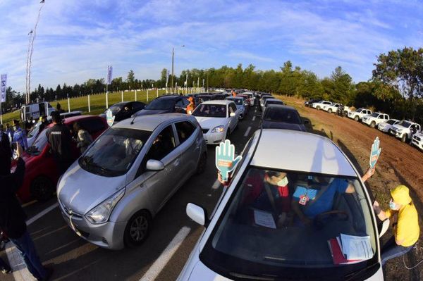 Fiesta en el autódromo Rubén Dumot con inicio de megavacunación