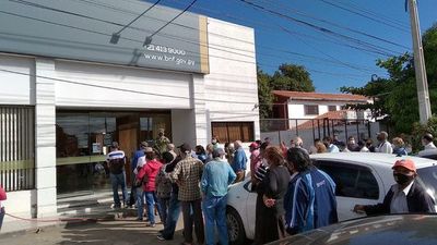 Más de 21.000 adultos mayores incluidos en programa de pensión alimentaria - Nacionales - ABC Color