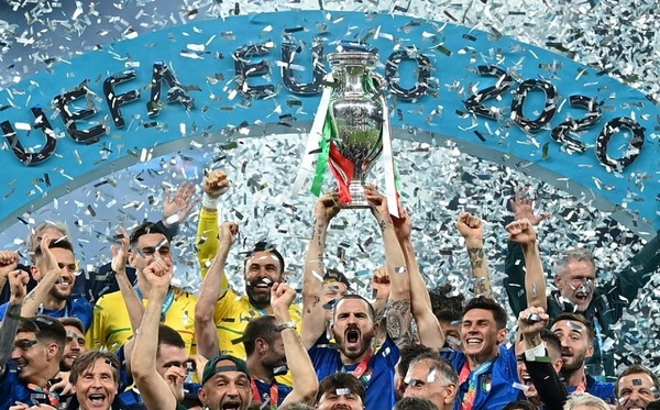 Futbolistas italianos ganarán 250 mil euros por su victoria en la Eurocopa