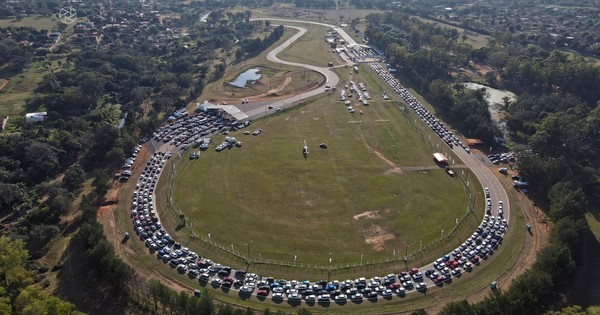 La Nación / Vacunación masiva contra el COVID-19 en Paraguay - OJO Galería