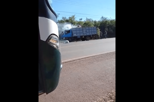 CHOFERES SOLIDARIOS EVITARON QUE UN CAMIÓN TERMINE INCENDIADO