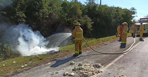 La Nación / Tras vacunarse, bomberos de Caazapá apagaron incendio