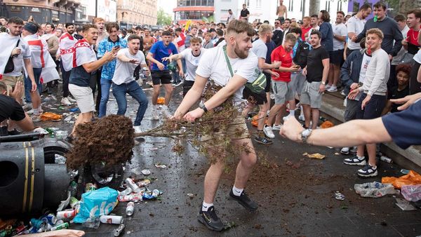 El racismo y el vandalismo tras la final sumen a Inglaterra en la vergüenza