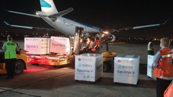 Arribaron al país 100.000 dosis de la vacuna Sputnik V | Ñanduti