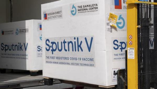 Llegan al Paraguay 100.000 dosis de la vacuna Sputnik V
