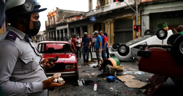 La Nación / Comunicado del Frente Guasu a favor del gobierno de Cuba fue duramente criticado