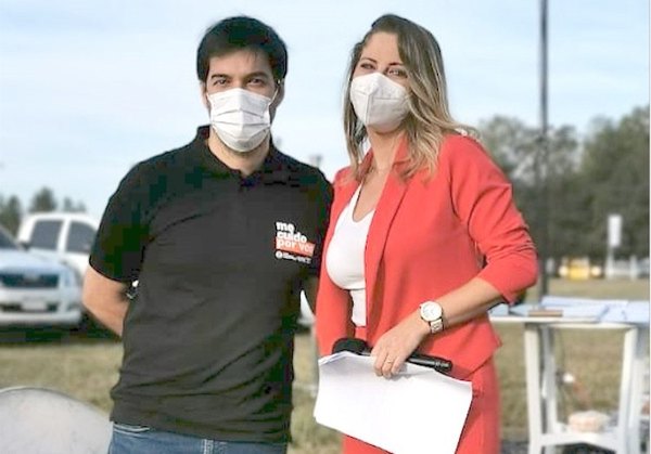 Crónica / LA ENVIDIA DE TODAS. Se vacunó con Sequera voi a su ladito