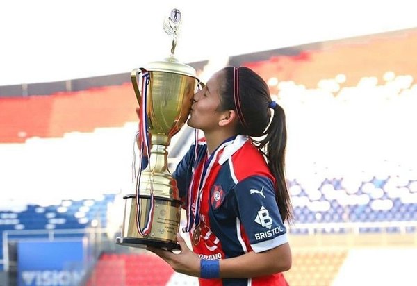 Crónica / BELÉN RIVEROS: “VAMOS POR LA LIBERTADORES”