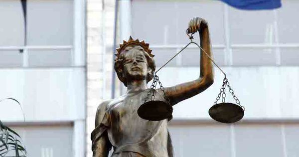 La Nación / Condenan a exgerentes y excontadores del BNF por lesión de confianza