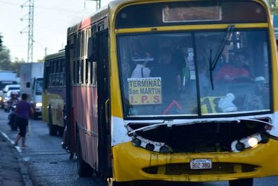 Estado pagará hasta 2.267% más en subsidio de buses chatarra   - Nacionales - ABC Color