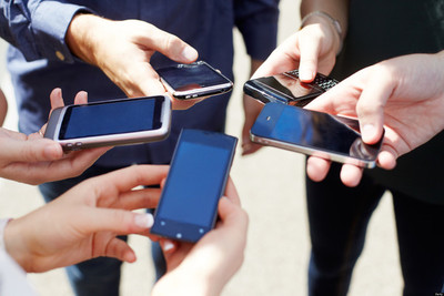 La Policía podría gastar G. 1.956 millones en telefonía y cable | El Independiente