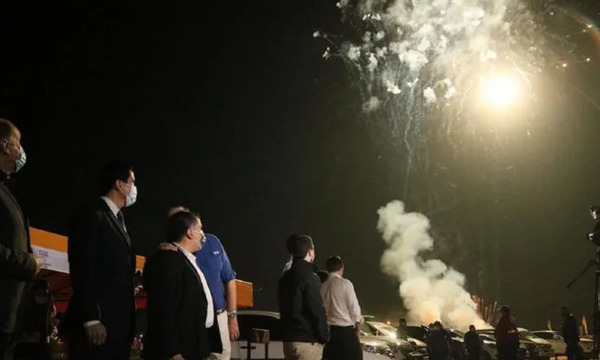 En redes sociales cañean al Gobierno por fuegos artificiales - OviedoPress