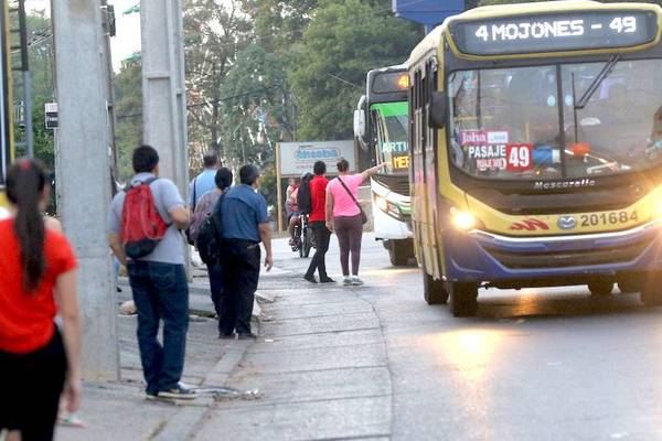Transportistas reciben subsidio a modo de evitar aumento del pasaje