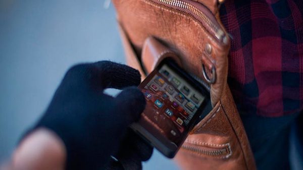 MUJER VÍCTIMA DE CARTERISTA EN EL TRANSPORTE PÚBLICO.