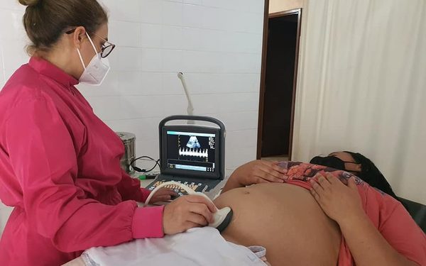 Asisten a mujeres en USF de Santa Rita